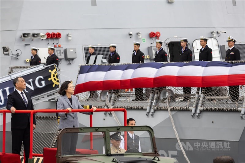 President Tsai Ing-wen (front second left) presides over a ceremony at Suao Harbor, Yilan County, for the delivery of two indigenous Tuo Chiang-class corvettes Tuesday. CNA photo March 26, 2024