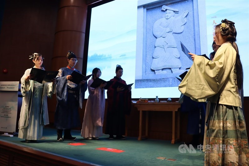 Students from Taiwan and China perform a ritual during the opening ceremony of the forum in Shanghai Sunday. CNA photo March 31, 2024